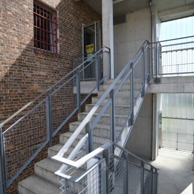 Fahrstuhl an der Rückseite des Hauptgebäudes_Foto_Werbeagentur Schröter