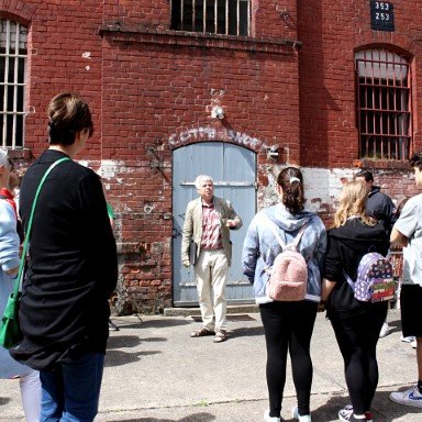 Zeitzeugengespräch mit Gilbert Furian in der Gedenkstätte Zuchthaus Cottbus